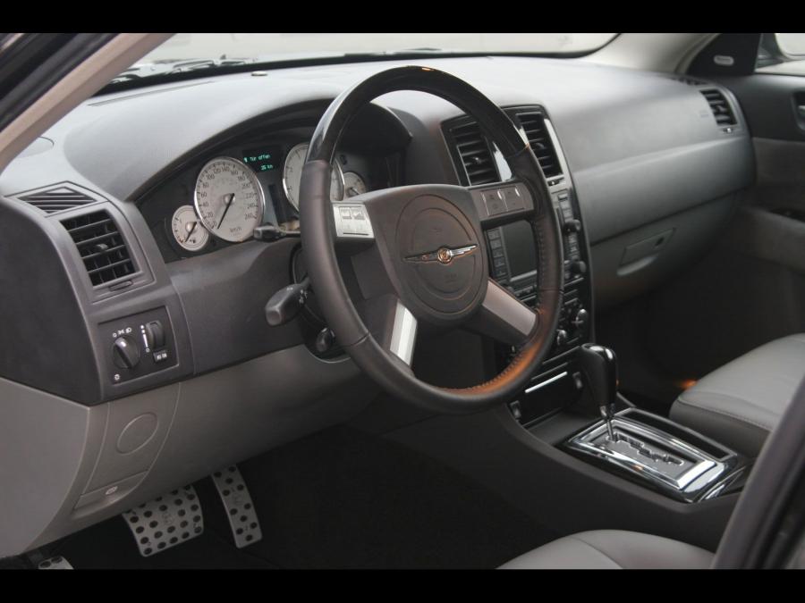  Chrysler 300C by Startech 2005 года  (фото 2 из 4)